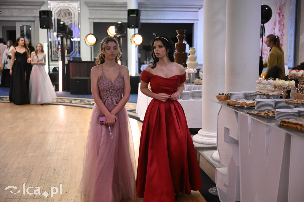 Studniówka ALO i TA. Przed nimi matura