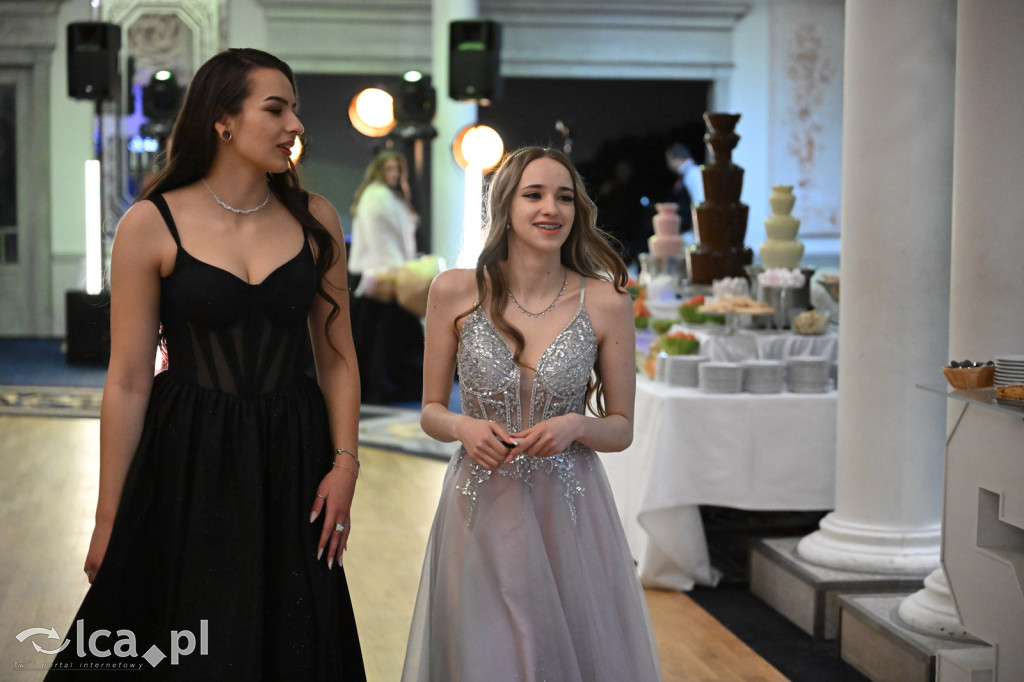 Studniówka ALO i TA. Przed nimi matura