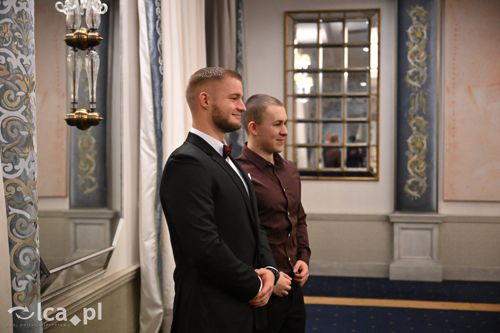 Studniówka ALO i TA. Przed nimi matura