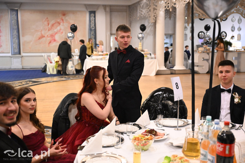 Studniówka ALO i TA. Przed nimi matura