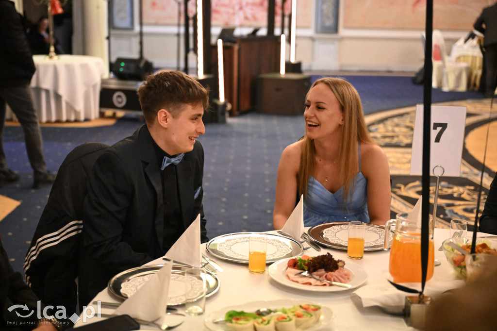 Studniówka ALO i TA. Przed nimi matura