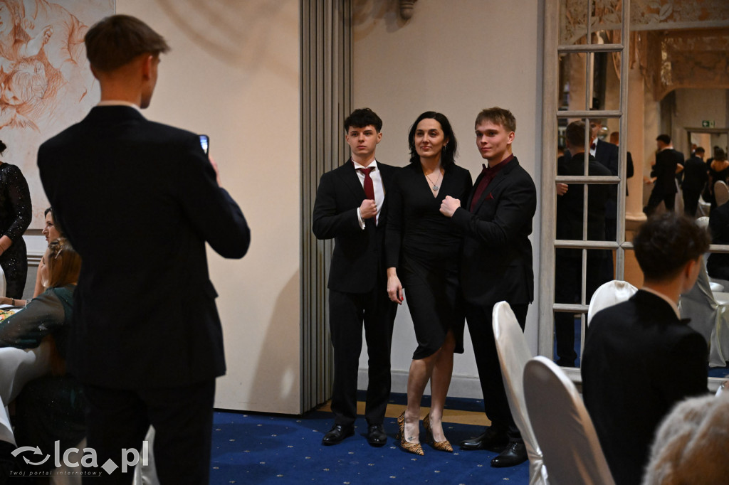 Studniówka ALO i TA. Przed nimi matura