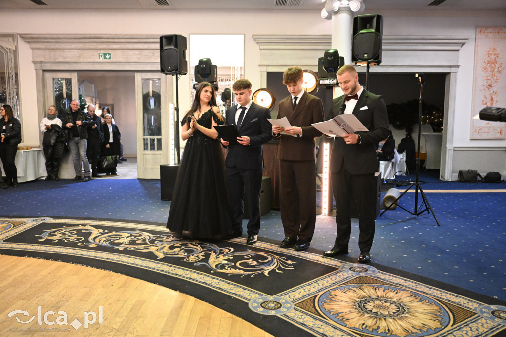 Studniówka ALO i TA. Przed nimi matura