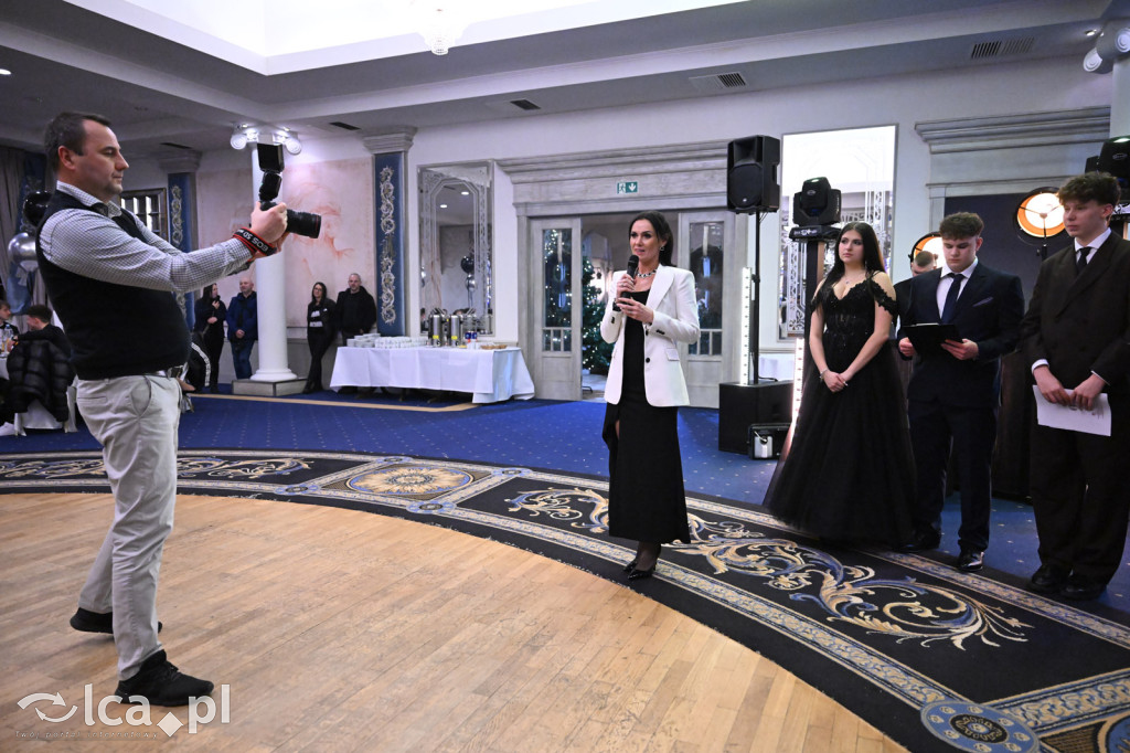 Studniówka ALO i TA. Przed nimi matura