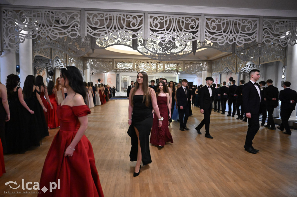 Studniówka ALO i TA. Przed nimi matura