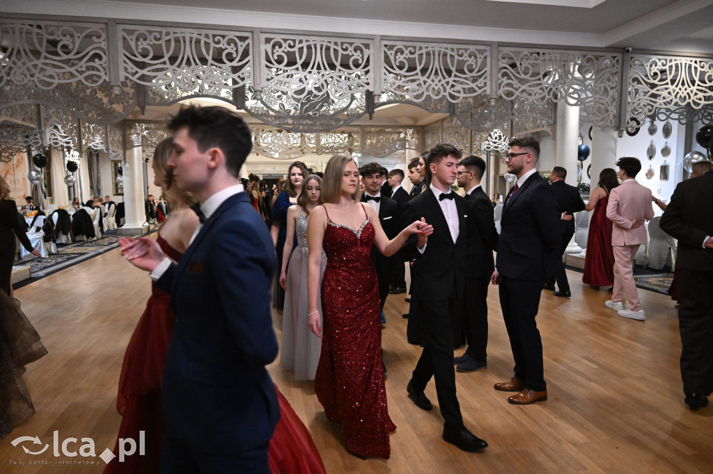 Studniówka ALO i TA. Przed nimi matura