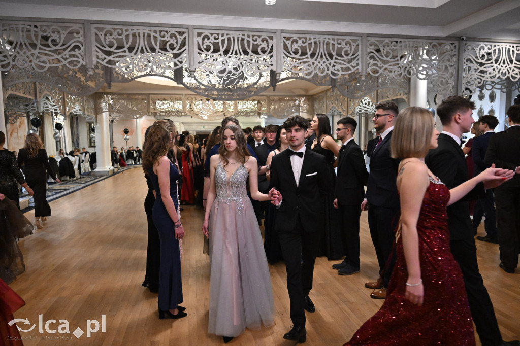 Studniówka ALO i TA. Przed nimi matura