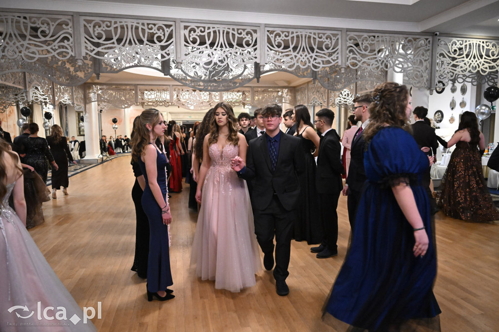 Studniówka ALO i TA. Przed nimi matura