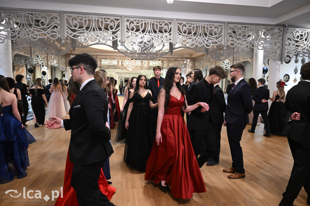 Studniówka ALO i TA. Przed nimi matura