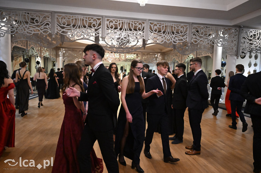 Studniówka ALO i TA. Przed nimi matura