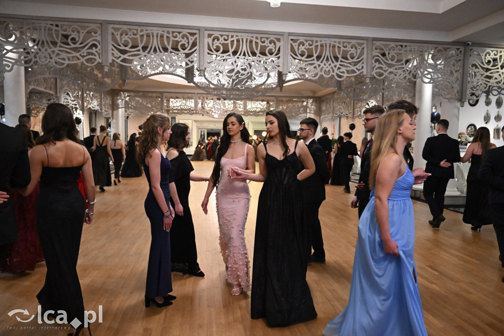 Studniówka ALO i TA. Przed nimi matura