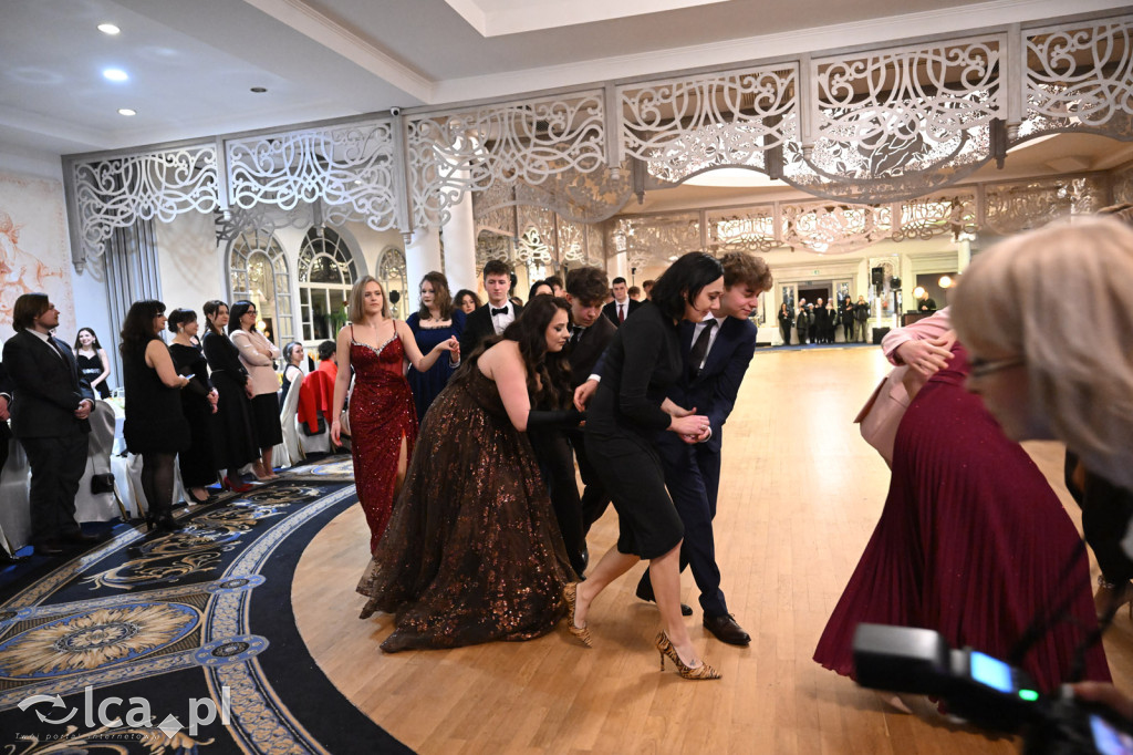 Studniówka ALO i TA. Przed nimi matura