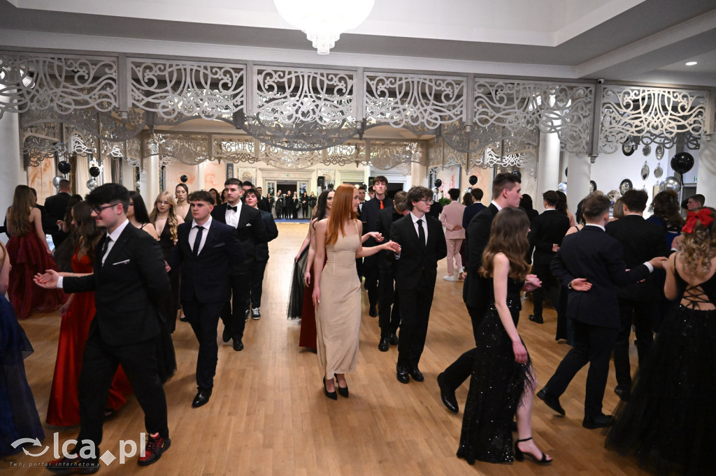 Studniówka ALO i TA. Przed nimi matura