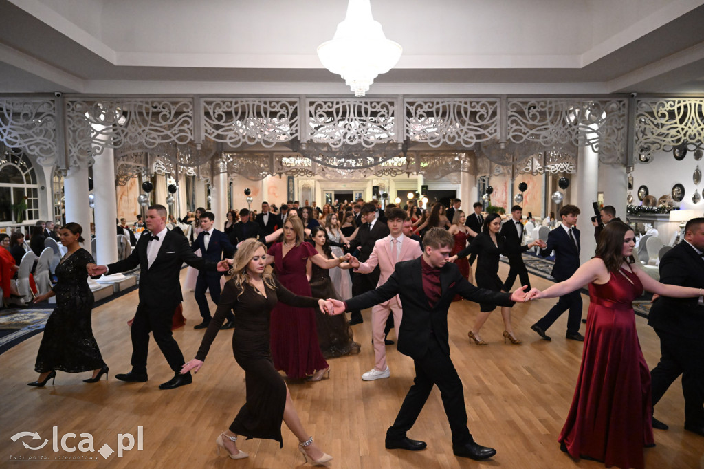 Studniówka ALO i TA. Przed nimi matura