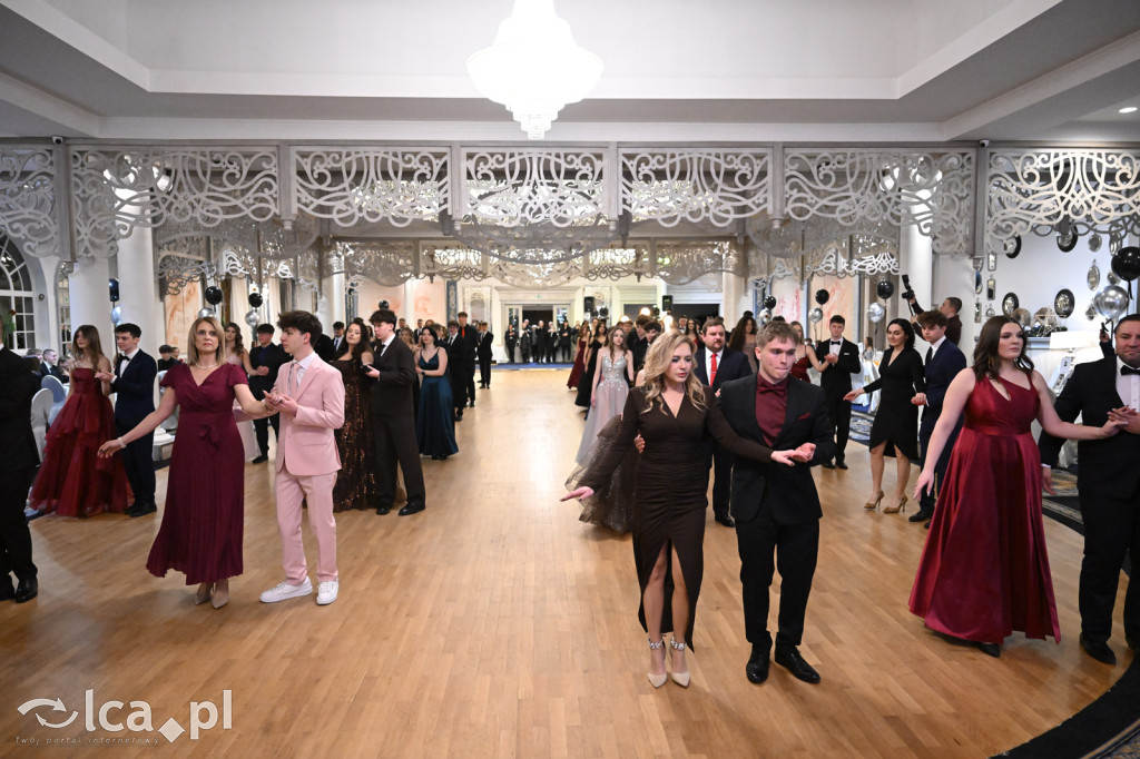 Studniówka ALO i TA. Przed nimi matura