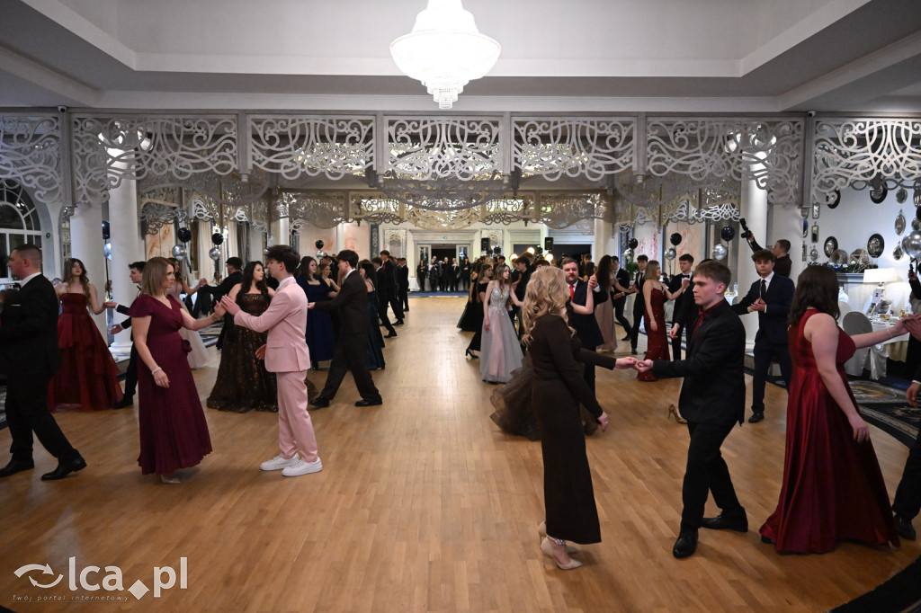 Studniówka ALO i TA. Przed nimi matura