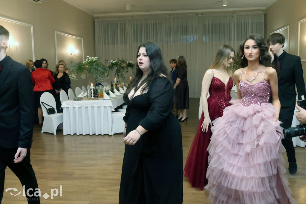 Studniówka Hutnika przed majową maturą