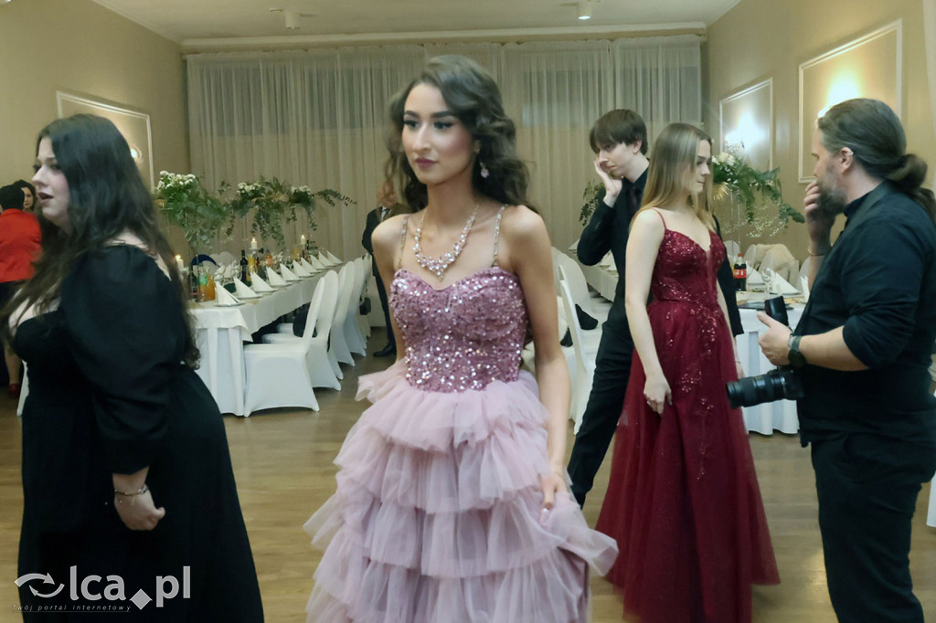 Studniówka Hutnika przed majową maturą