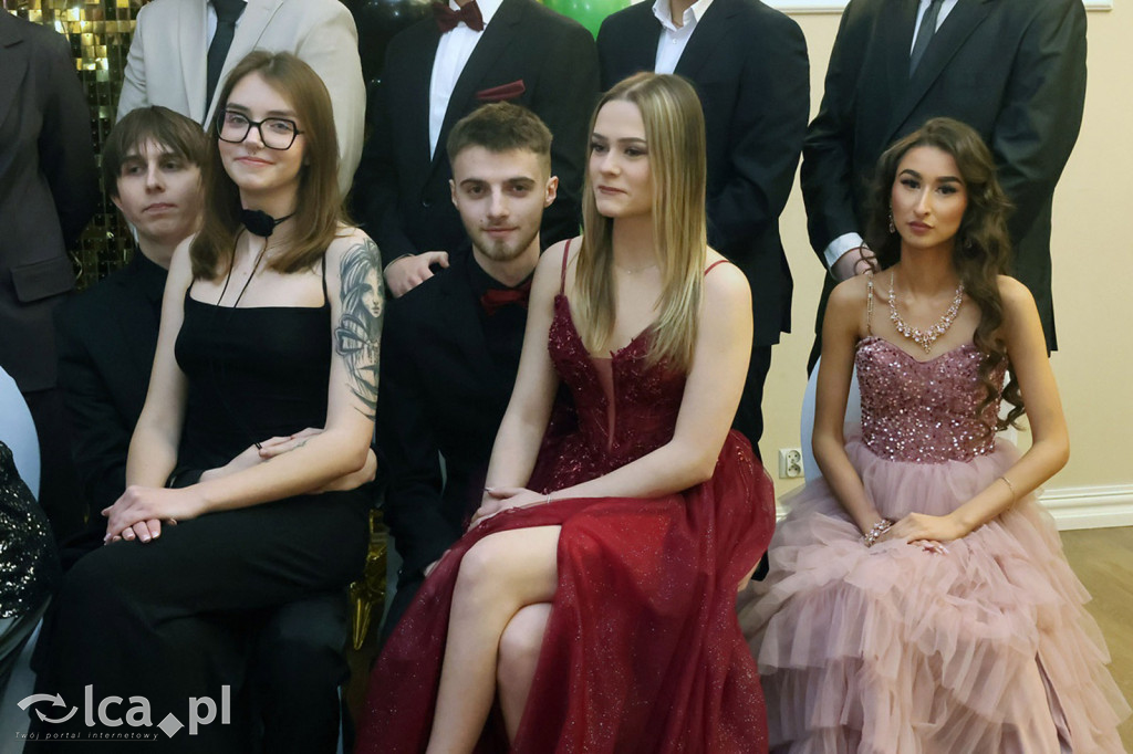 Studniówka Hutnika przed majową maturą