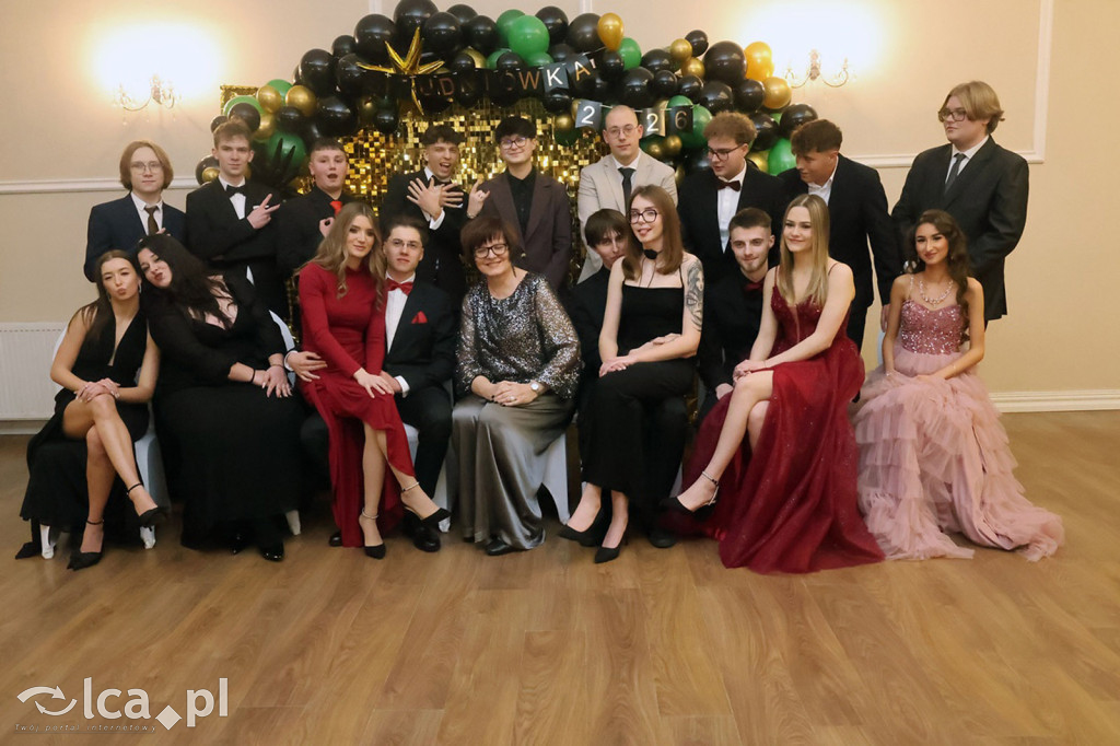 Studniówka Hutnika przed majową maturą