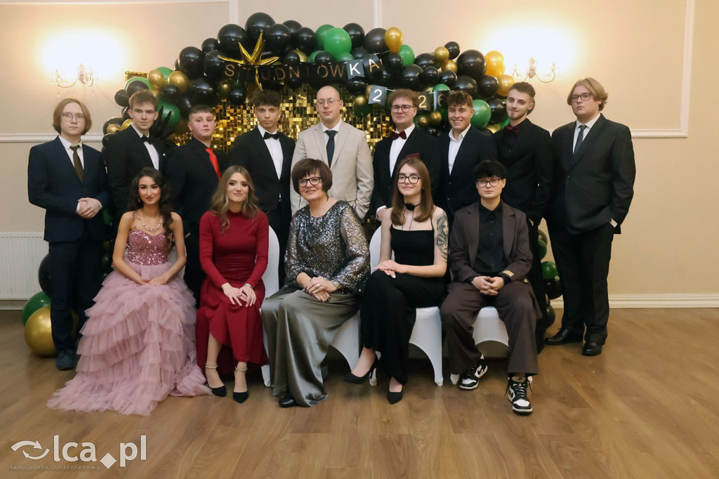 Studniówka Hutnika przed majową maturą