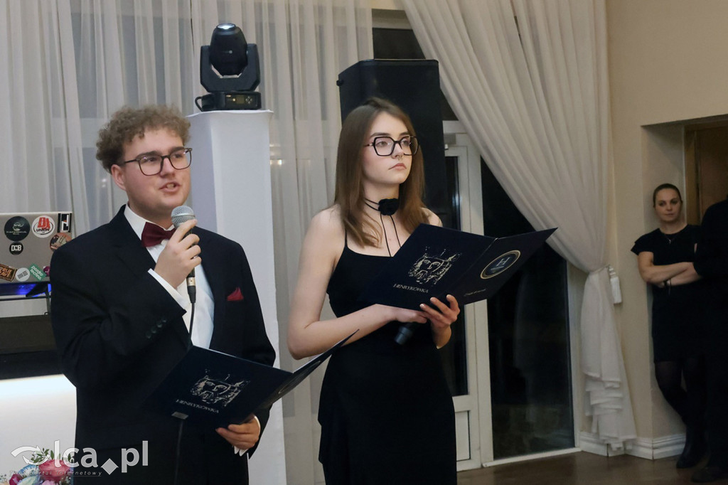 Studniówka Hutnika przed majową maturą