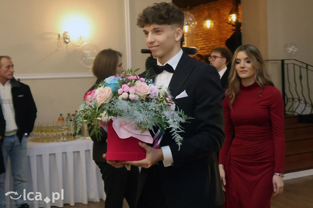 Studniówka Hutnika przed majową maturą