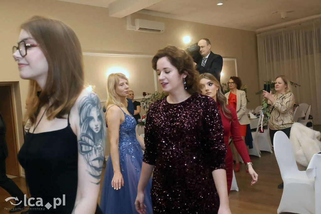 Studniówka Hutnika przed majową maturą