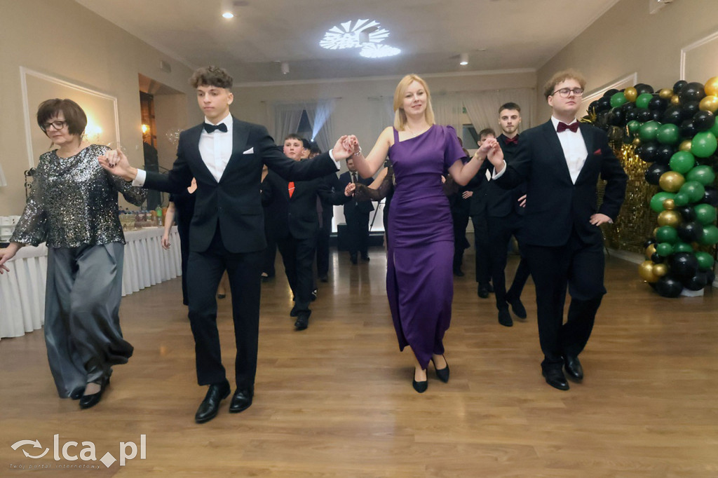 Studniówka Hutnika przed majową maturą