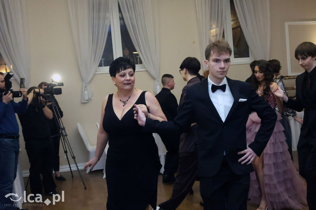 Studniówka Hutnika przed majową maturą