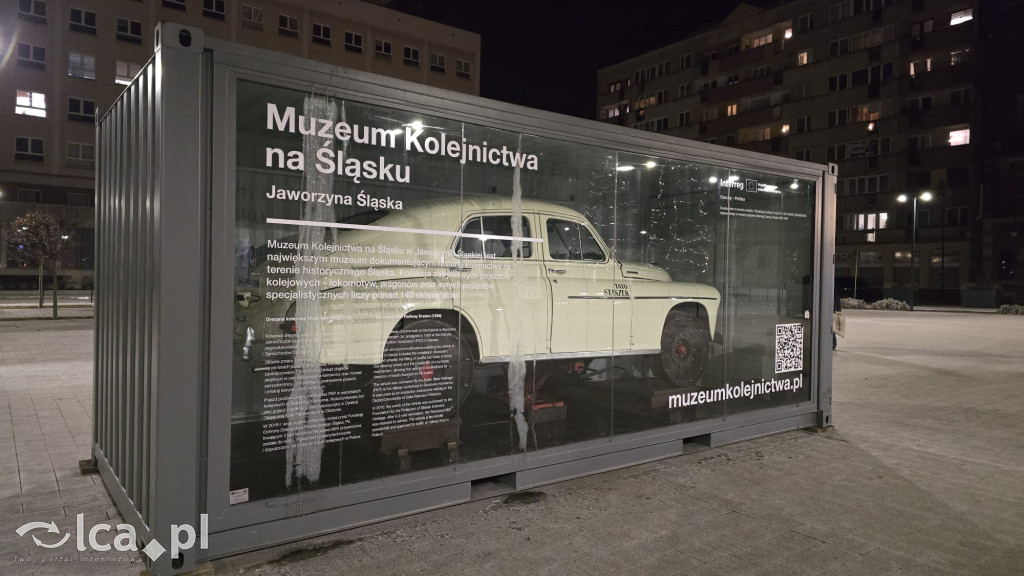 Drezyna Warszawa M20 na placu Słowiańskim