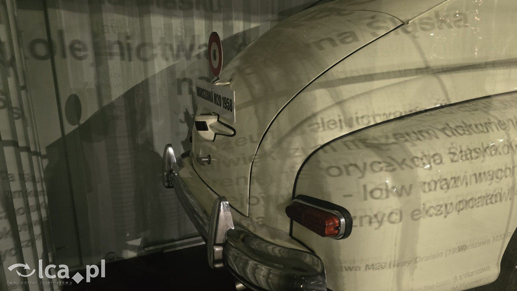 Drezyna Warszawa M20 na placu Słowiańskim