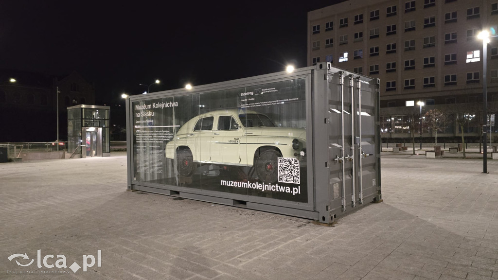 Drezyna Warszawa M20 na placu Słowiańskim