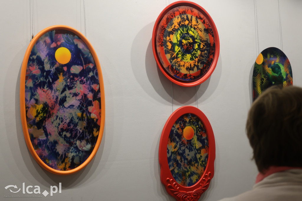 Magia światła i luster w legnickiej galerii