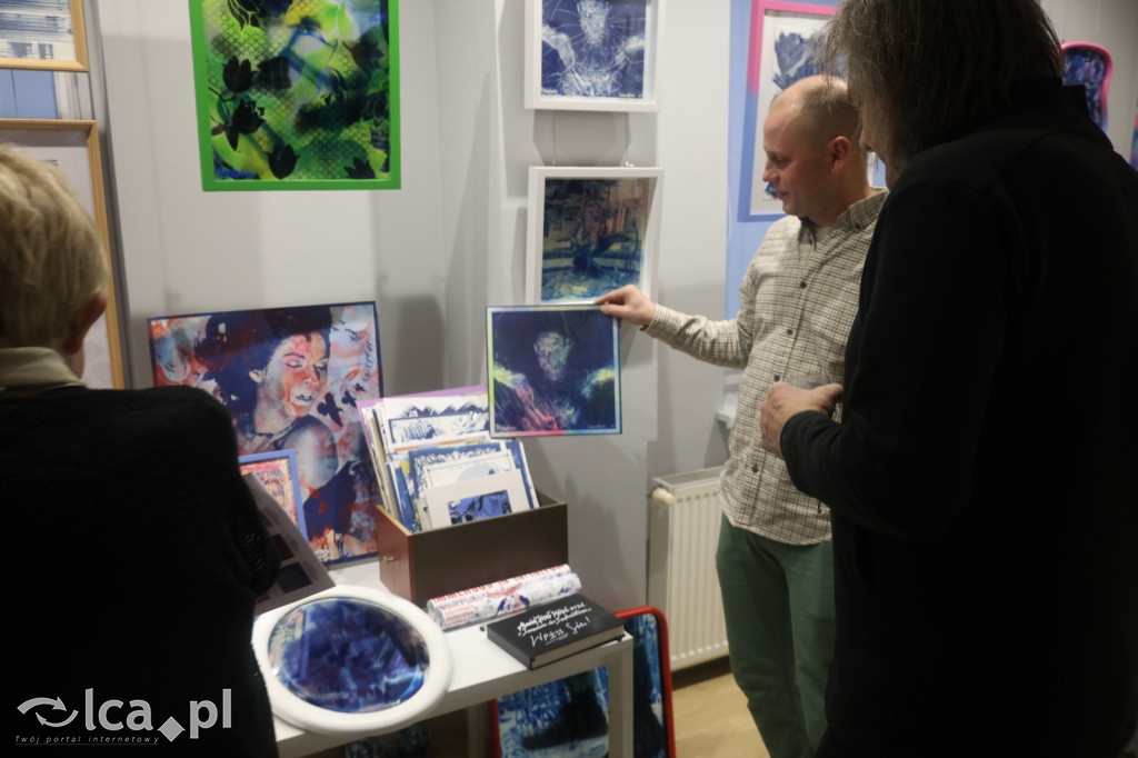 Magia światła i luster w legnickiej galerii