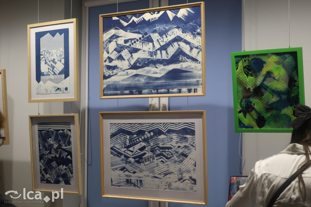 Magia światła i luster w legnickiej galerii