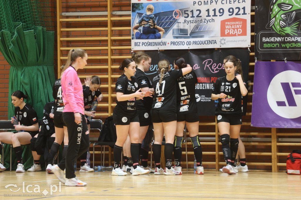 Dziewiątka Legnica pokonuje Pogoń Szczecin