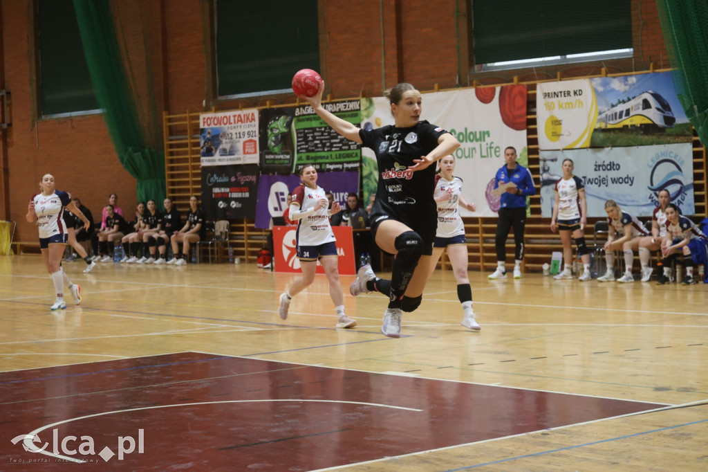 Dziewiątka Legnica pokonuje Pogoń Szczecin