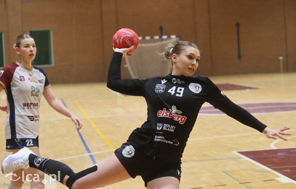 Dziewiątka Legnica pokonuje Pogoń Szczecin