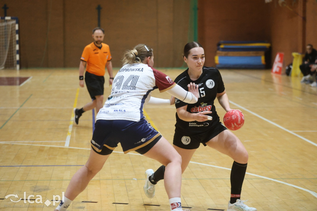 Dziewiątka Legnica pokonuje Pogoń Szczecin