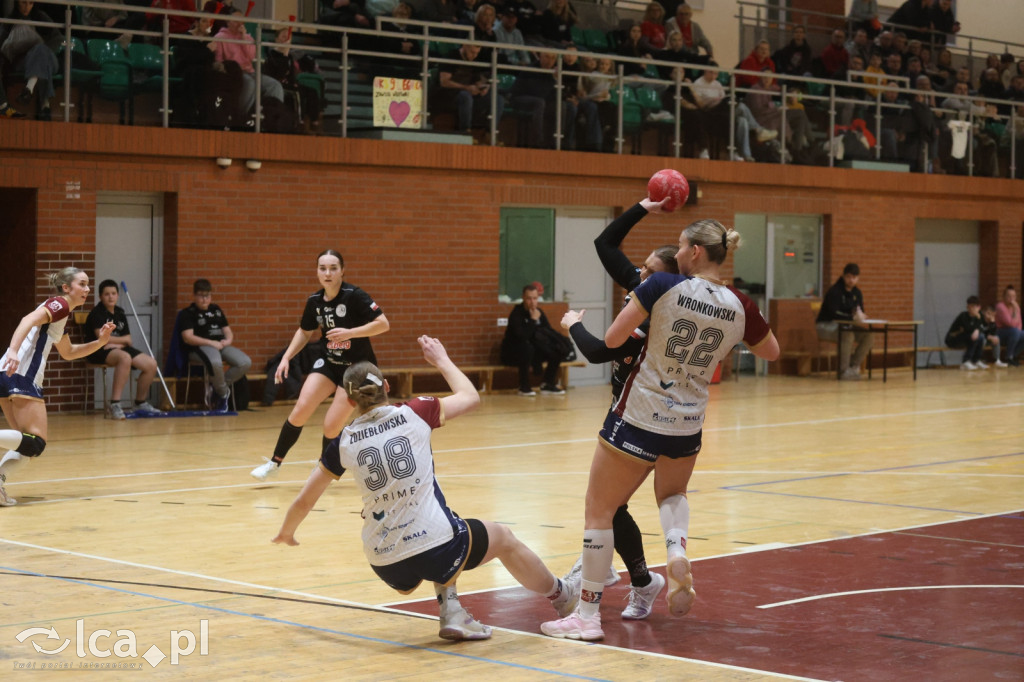 Dziewiątka Legnica pokonuje Pogoń Szczecin