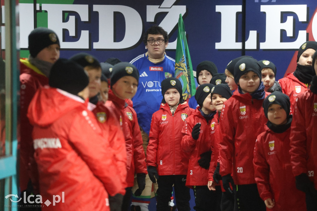 Kibice na meczu otwarcia wiosny w Legnicy