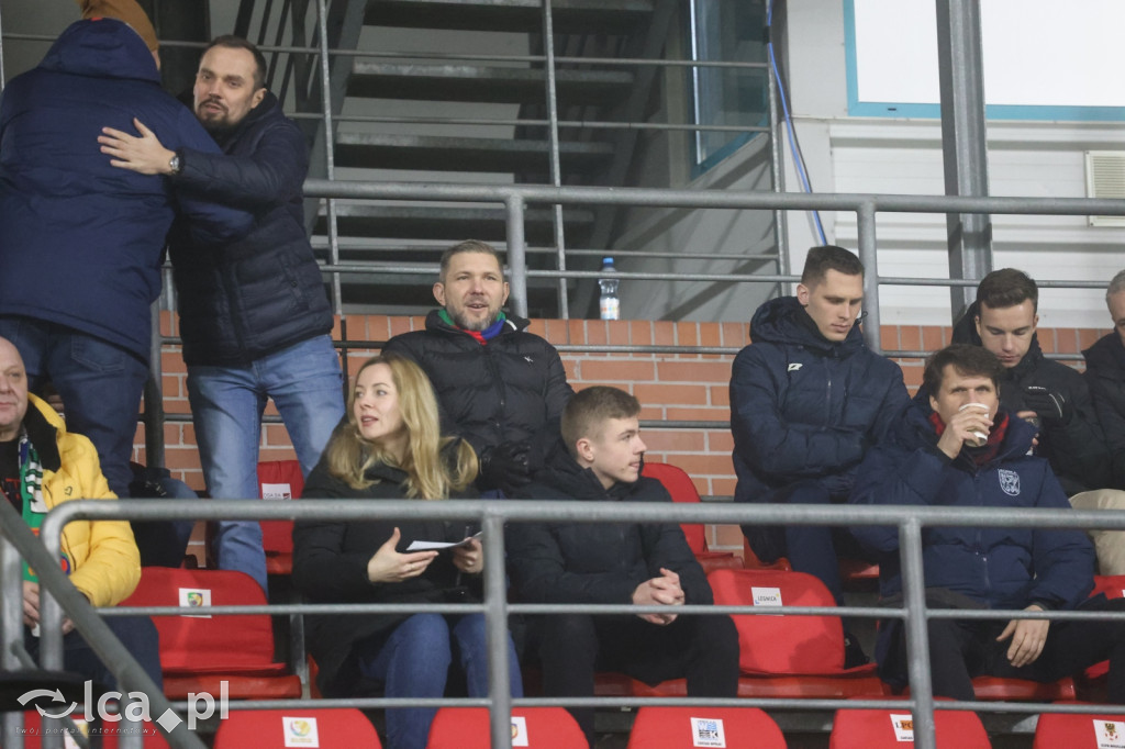 Kibice na meczu otwarcia wiosny w Legnicy