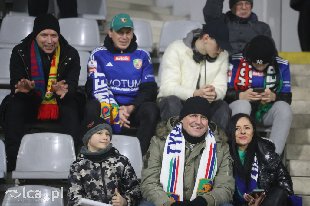 Kibice na meczu otwarcia wiosny w Legnicy