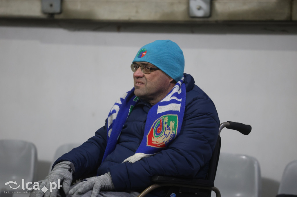 Kibice na meczu otwarcia wiosny w Legnicy