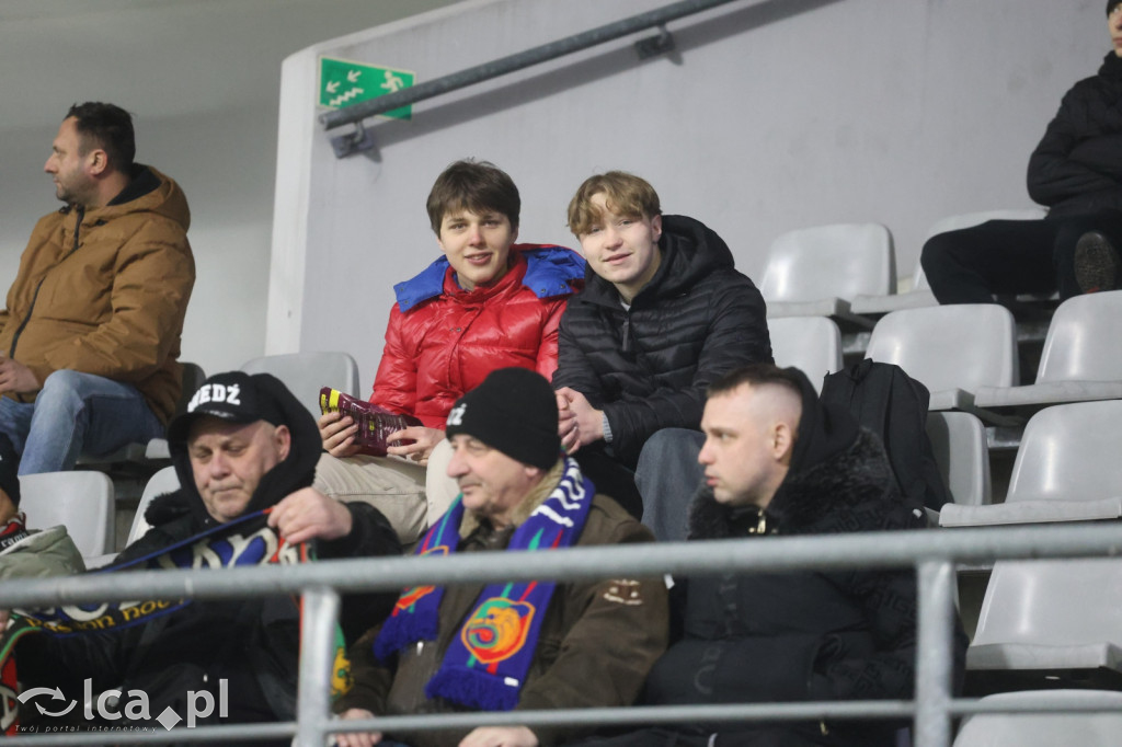 Kibice na meczu otwarcia wiosny w Legnicy