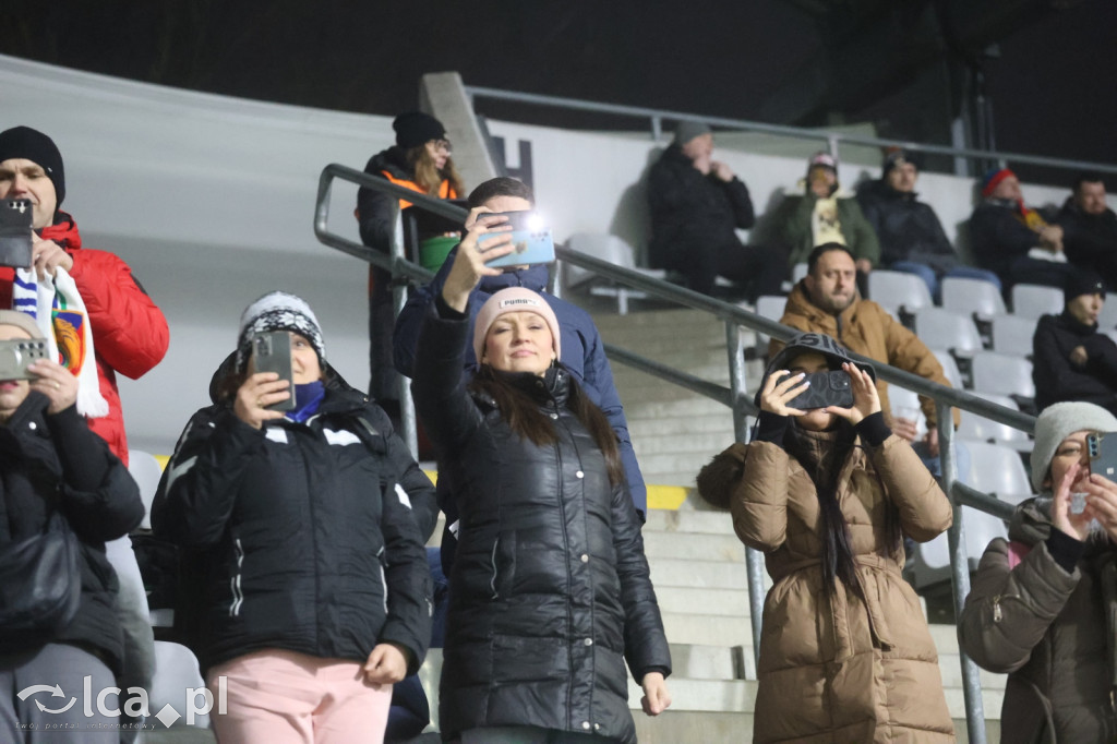 Kibice na meczu otwarcia wiosny w Legnicy