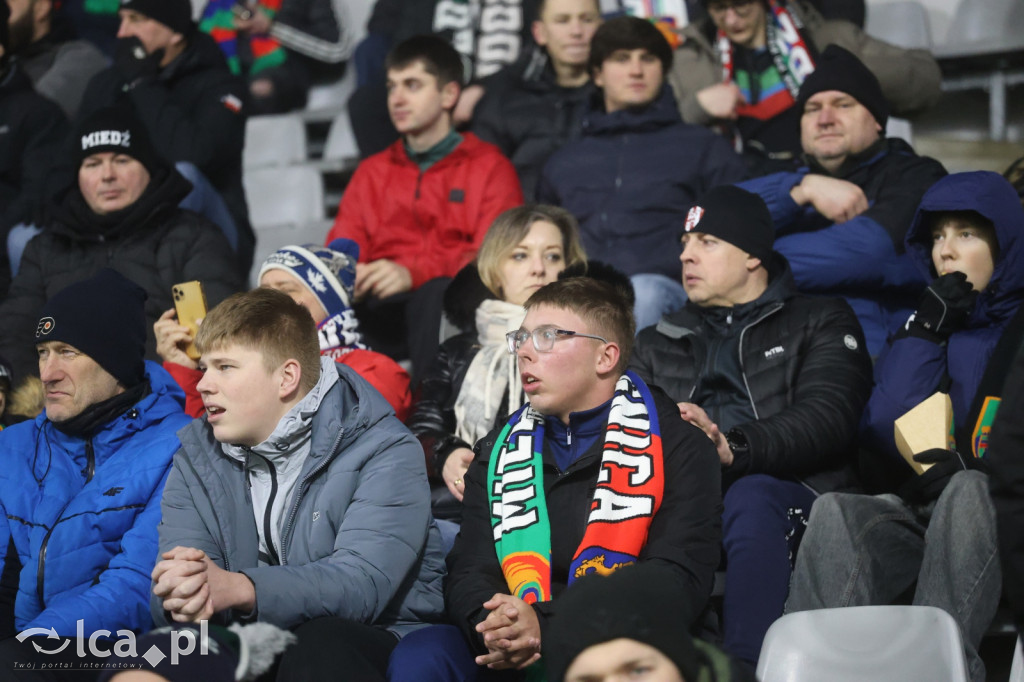 Kibice na meczu otwarcia wiosny w Legnicy