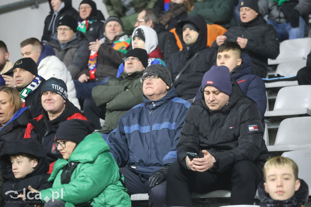 Kibice na meczu otwarcia wiosny w Legnicy
