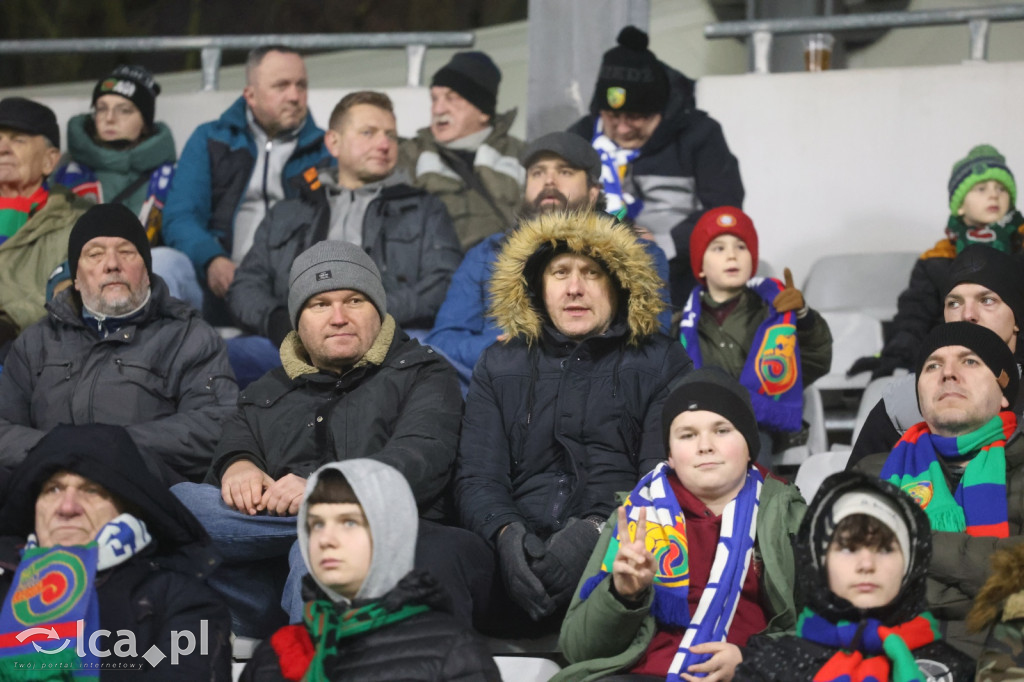 Kibice na meczu otwarcia wiosny w Legnicy